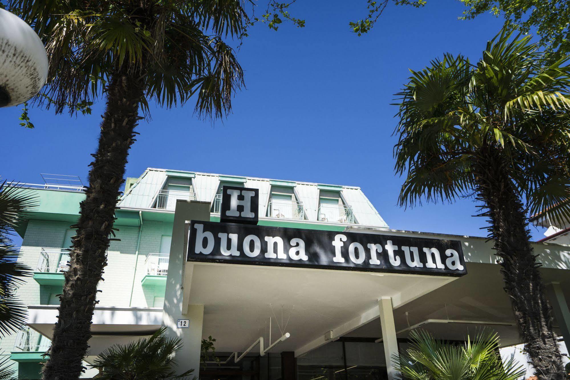 Hotel Buona Fortuna Беллария-Иджеа-Марина Экстерьер фото